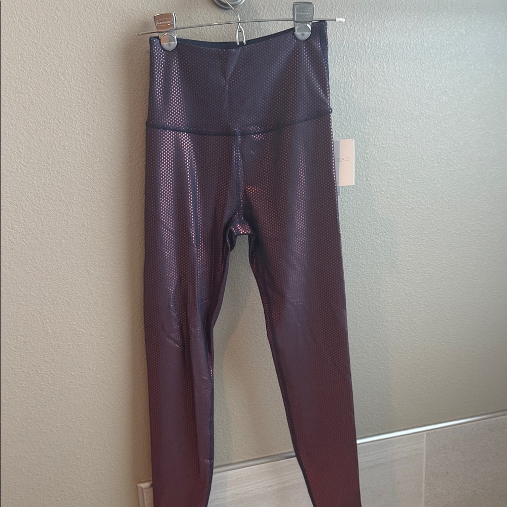 NWT Beyond Yoga shiny foil dot leggings size M